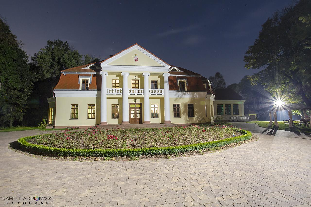 Dwor Slupia Hotel Zarzecze  Kültér fotó